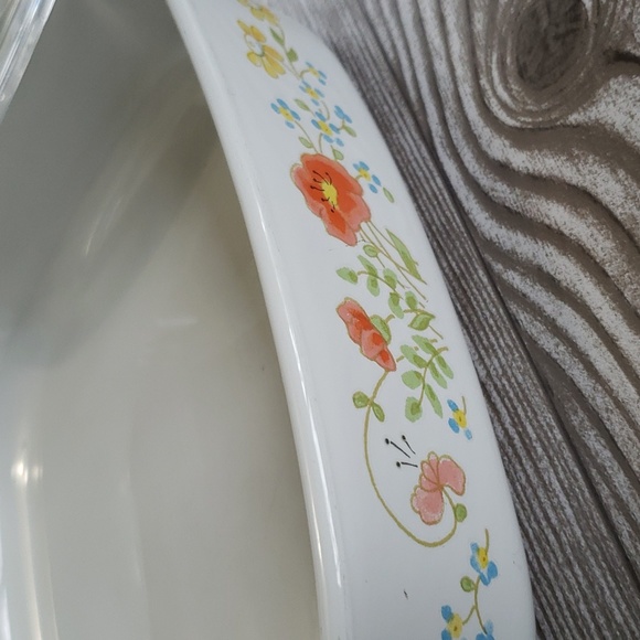 Corning ware vintage wildflower print casserole with lid - Picture 3 of 7